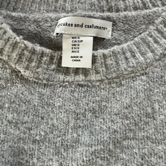 Cupcakes and Cashmere, super soft, Christmas crewneck pullover - Picture 2 of 3